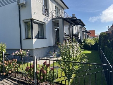 Оренда сучасного котеджу в центрі Трускавця. Дом в Трускавці