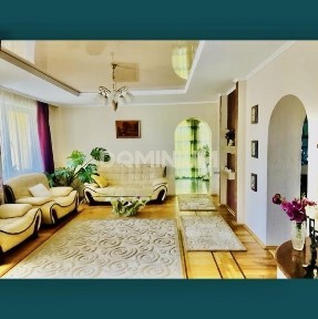 Здається в оренду просторий триповерховий котедж у м. Виноградів