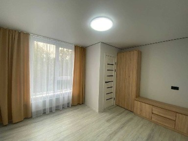 продаж квартири кухня-студія та 2 спальні