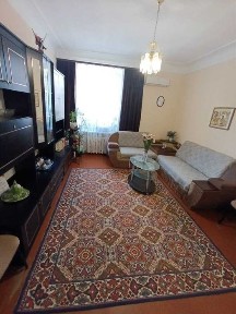 Трикімнатна квартира з окремими кімнатами в центральній частині міста!