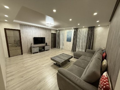 Сдам 3ком. кв 106кв. м ж. к.жуковского.