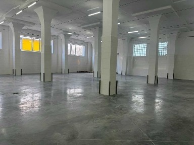Світле виробниче приміщення з новим ремонтом очікує на свого орендаря