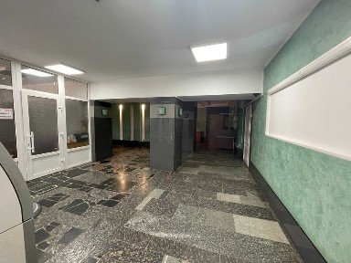 Бізнес центр з бомбосховищем 1800м2