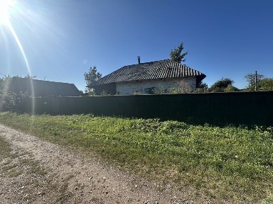 Продам дом с. Красное по трассе Киев - Чернигов