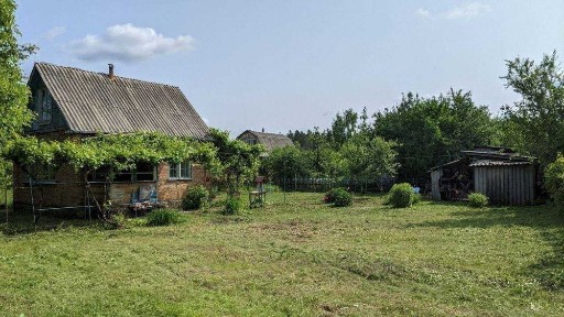 Продається цегляний дачний будинок