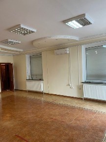 Продаж комерційного приміщення 167кв. м