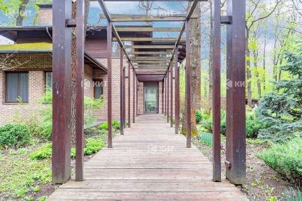 Без комісії (Без комиссии) Лісопарк (Лесопарк, Парк Хаус, Форест) 124292