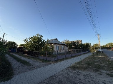 Продам будинок з гаражем