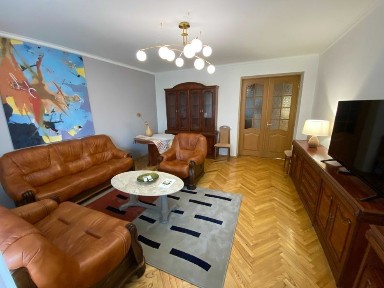 Київ, Голосіївський, Тарасівська 21