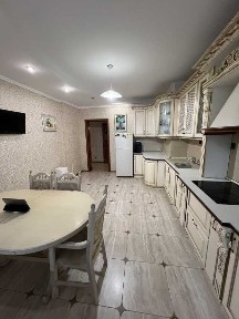 Продажа 3-комнатной квартиры 120 м², Голосеевский просп., 13А