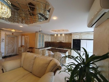 Продається прекрасна квартира поряд з озером