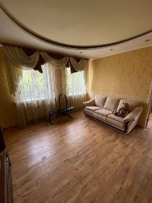 Продам сучасний будинок з меблями.