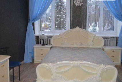2/4, 55 м. кв. возле парка Глобы, потолки 4,2м!