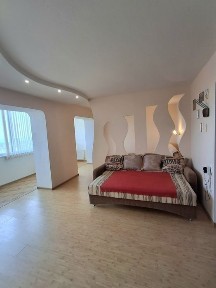 Сдам на длительно комфортную квартиру в Черноморске.