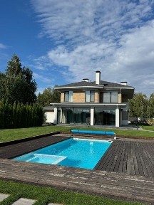 Продаж будинку в мальовничому місті