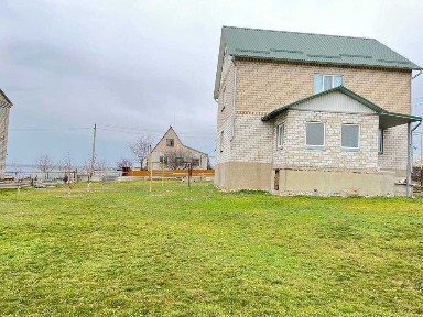 Продам 2- х поверховий будинок з шикарним видом