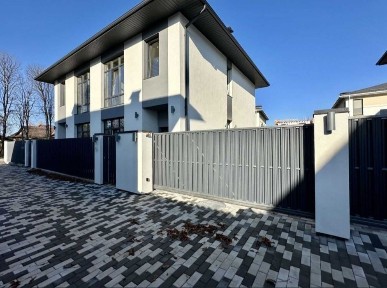 Київська область, Петропавлівська Борщагівка