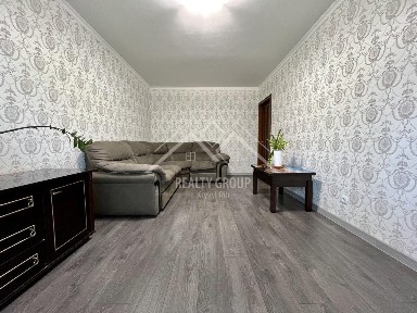 Продаж 2к квартира на Космонавтів ( Тинка)