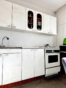 Продам 2к квартиру пр. Героев 43