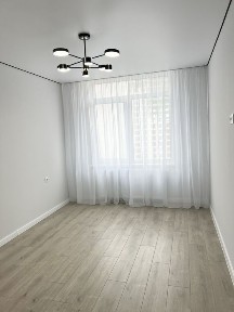 Продається 2 кімнатна квартира з кухнею студією по вул. Київська