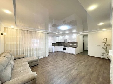 Продається 4 кімнатна квартира в новобудові на Дружбі