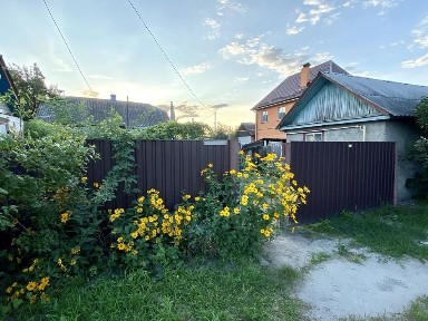 Продаж затишного будиночку 60 кв. м. в Києві на ділянці 0.10 га без %%