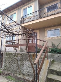 продам дом (пол дома)