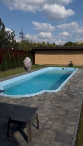 Оренда гостевого будиночка із басейном в приватному будинку.