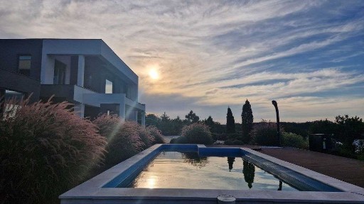 Продам дом мечты с басейном на берегу реки в с. Волосское, Братское