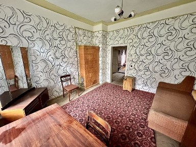 Продаж просторої квартири під ремонт у центральній частині м. Борислав