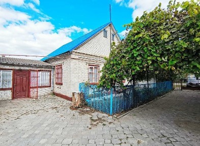 Для тих, хто любить велику ріку та тихе сільське життя.