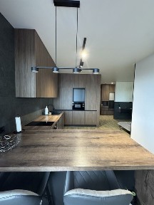 Житомир, Вокзал, площа Мистецькі Ворота 9