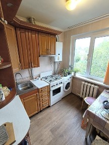 Продаж, 2 х Кім, р-н сімейного ринку, Шкільний