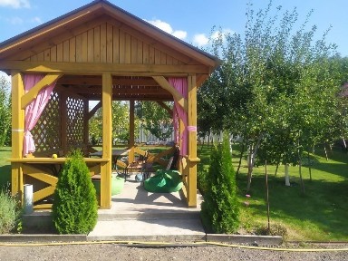 Продам житловий будинок та гостьовий