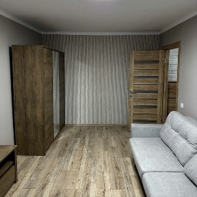 Європейська 44 Центр кімнати окремі