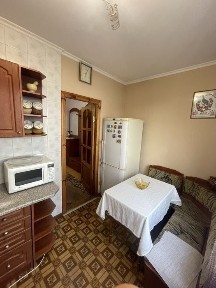 Продаж 3-кімнатної квартири в центі міста Нова 2