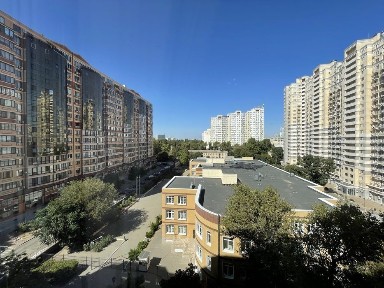 Продам однокомнатную квартиру в районе парка Победы