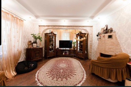 Продаж дома Межигір'я (Господиня)