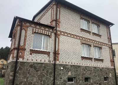 Продається будинок 243.3 кв. м. з усіма меблями. Коростишів.