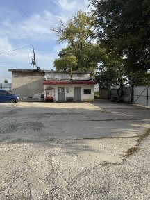 Продам комлекс будівель та споруд р-н вул. М. Залізняка