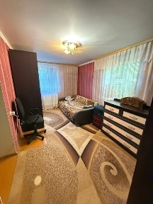 Продаж житлового будинку