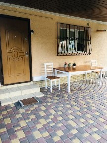 Квартира зі своїм подвір'ям та терасою в центрі міста!