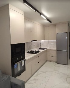 Продаж 2к квартири 70 кв. м на вул. Київська