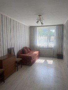 Продам 1/2 будинку у м. Бар