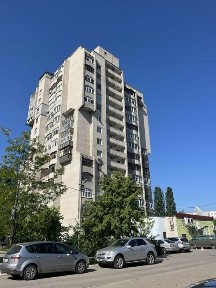 Квартира біля Берізки в цегляному будинку