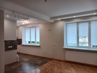 Продам 3 - ну квартиру по вул. Шопена.