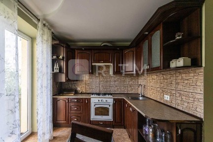 Продаж 3-кімн. квартири з меблями та технікою в районі Каскад