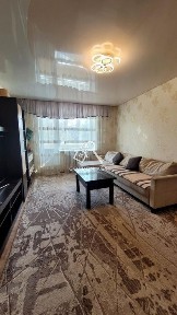 Продаж 4-кімнатної квартири на пл. Артема