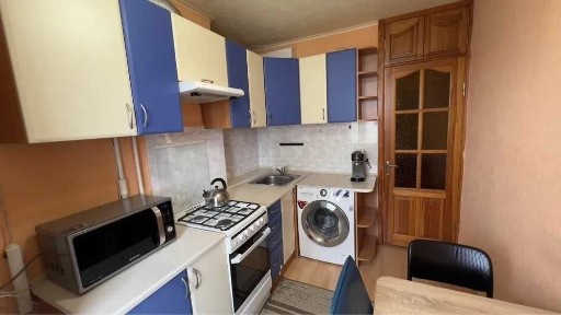 Продам свою 3-и кімнатну квартиру ж/м Перемога-4. ВЛАСНИК.