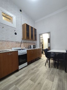 Продаж 2к Цунтр ЦУМ Сталінка